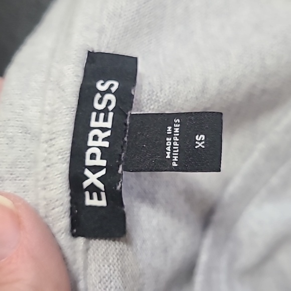 Express Women's Gray V-Neck Twist Front Sweater size XS oversized casual cozy - Picture 5 of 7